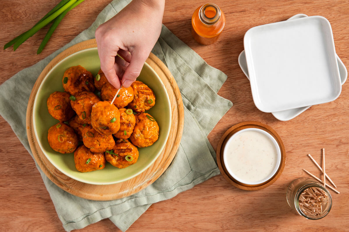 Air-Fryer Buﬀalo Chicken Meatballs